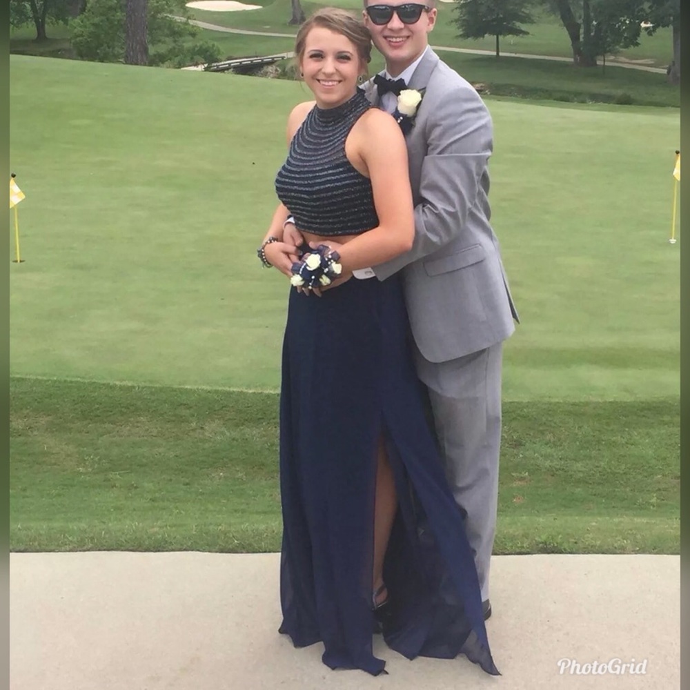 Prom Dress - Picture 2 of 4